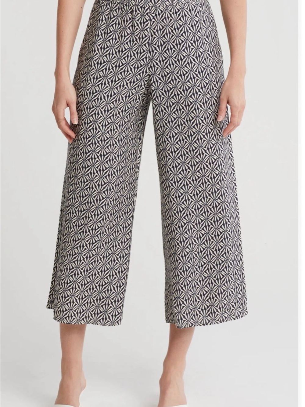 Pleione NWT XL Geometric Wide Leg Cropped Pants